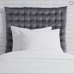 Dormify Twin/XL Velvet Tufted Headboard Cushion